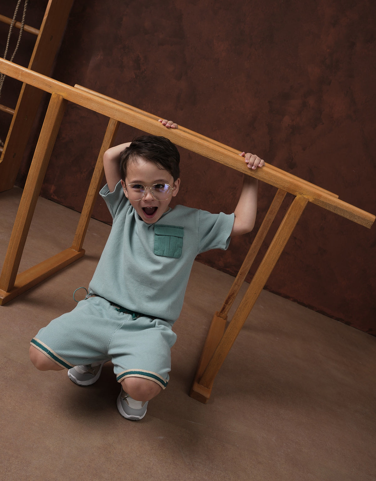 GRIFFIN DRAWSTRING TEE WITH POCKET