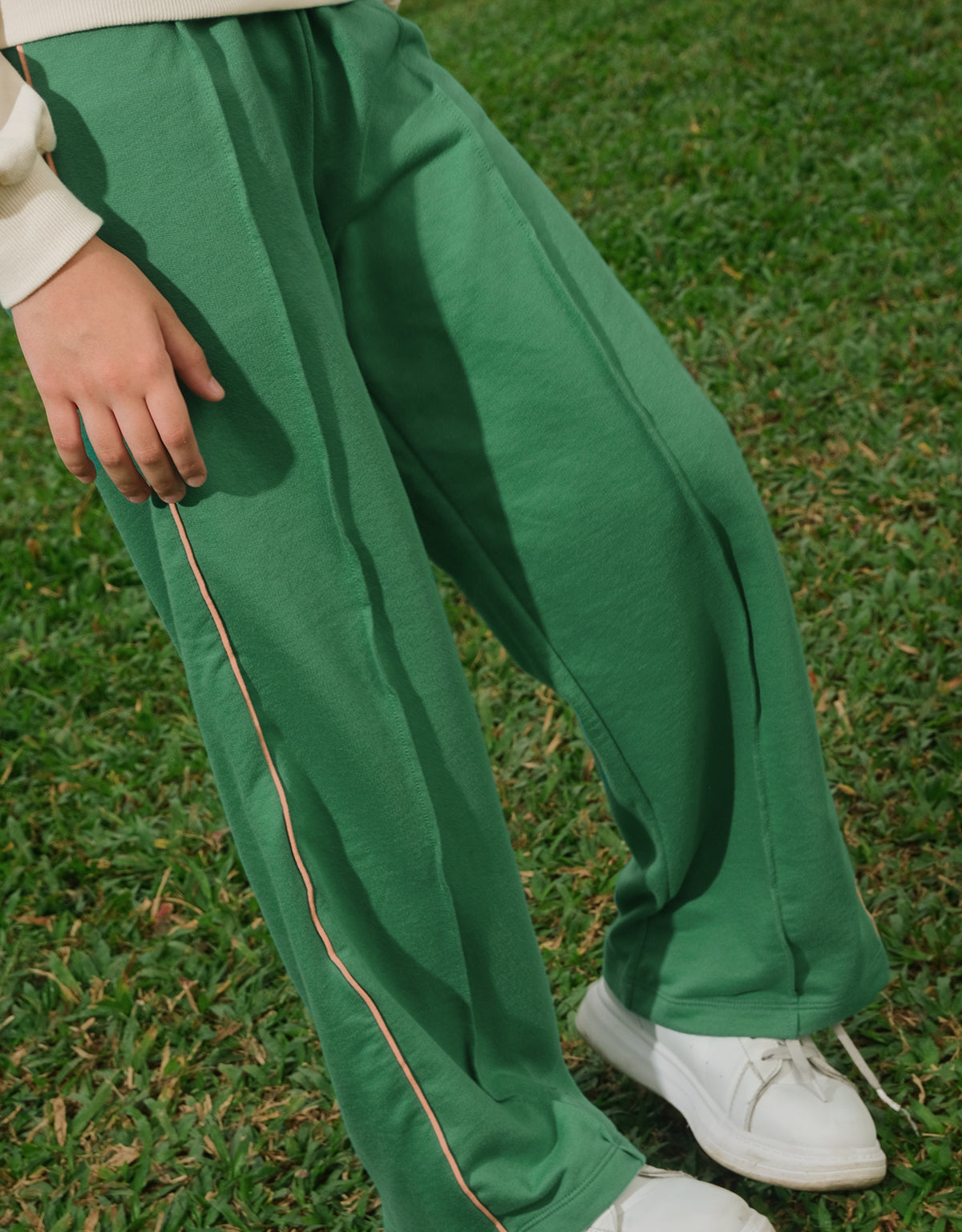 ADELYN TERRY PULL-UP PANTS WITH SIDE PANEL AND BUTTONS