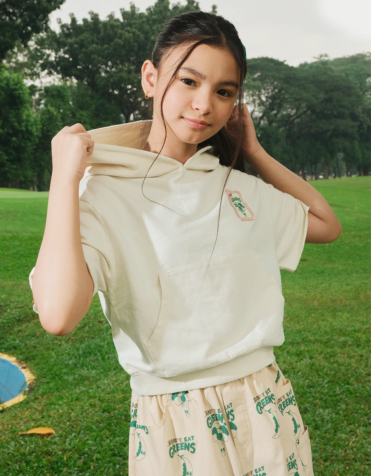 ZOE HOODED TERRY TOP WTIH VEGGIES BADGE