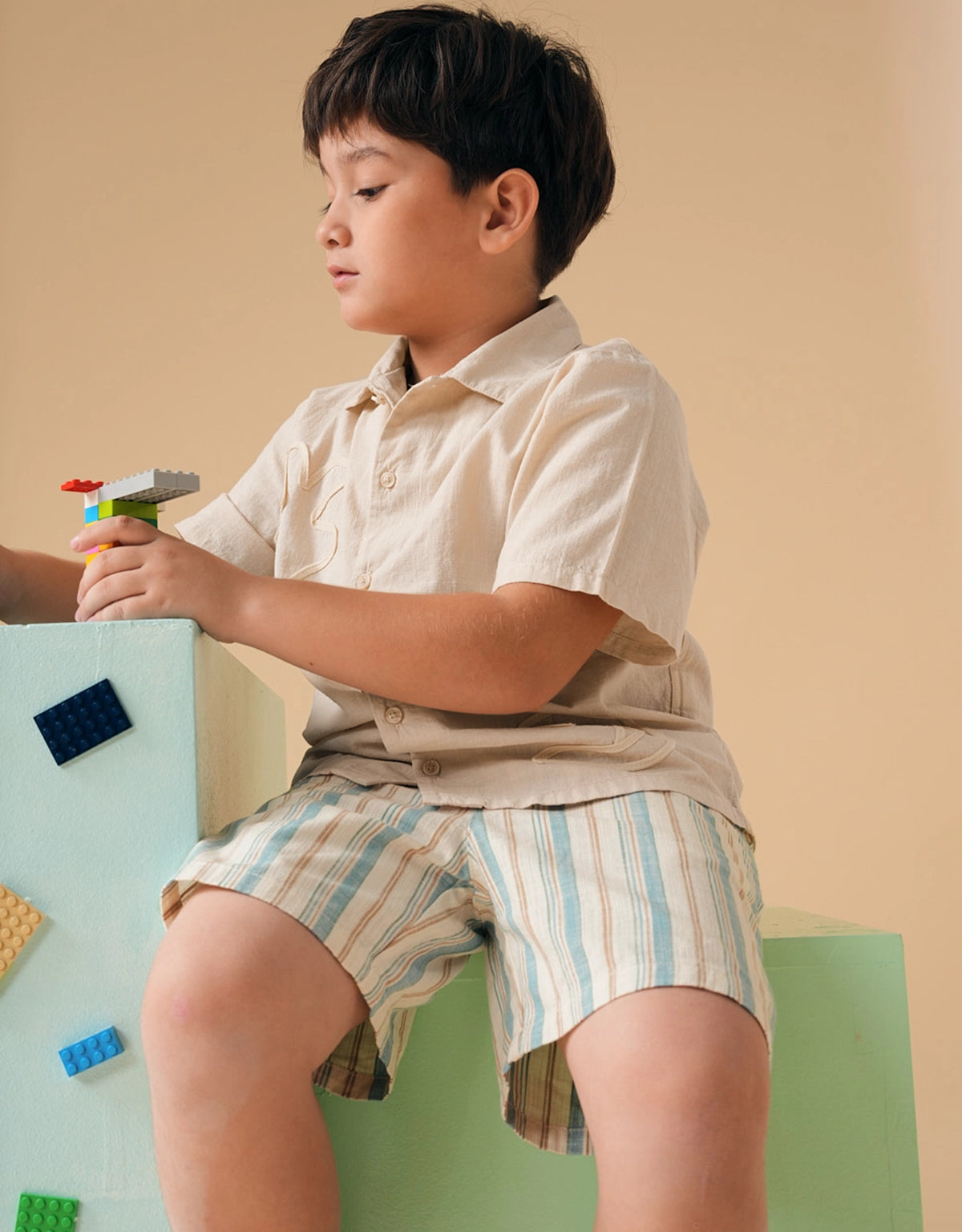 AUGUST STRIPED PULL-ON SHORTS WITH DRAWSTRING