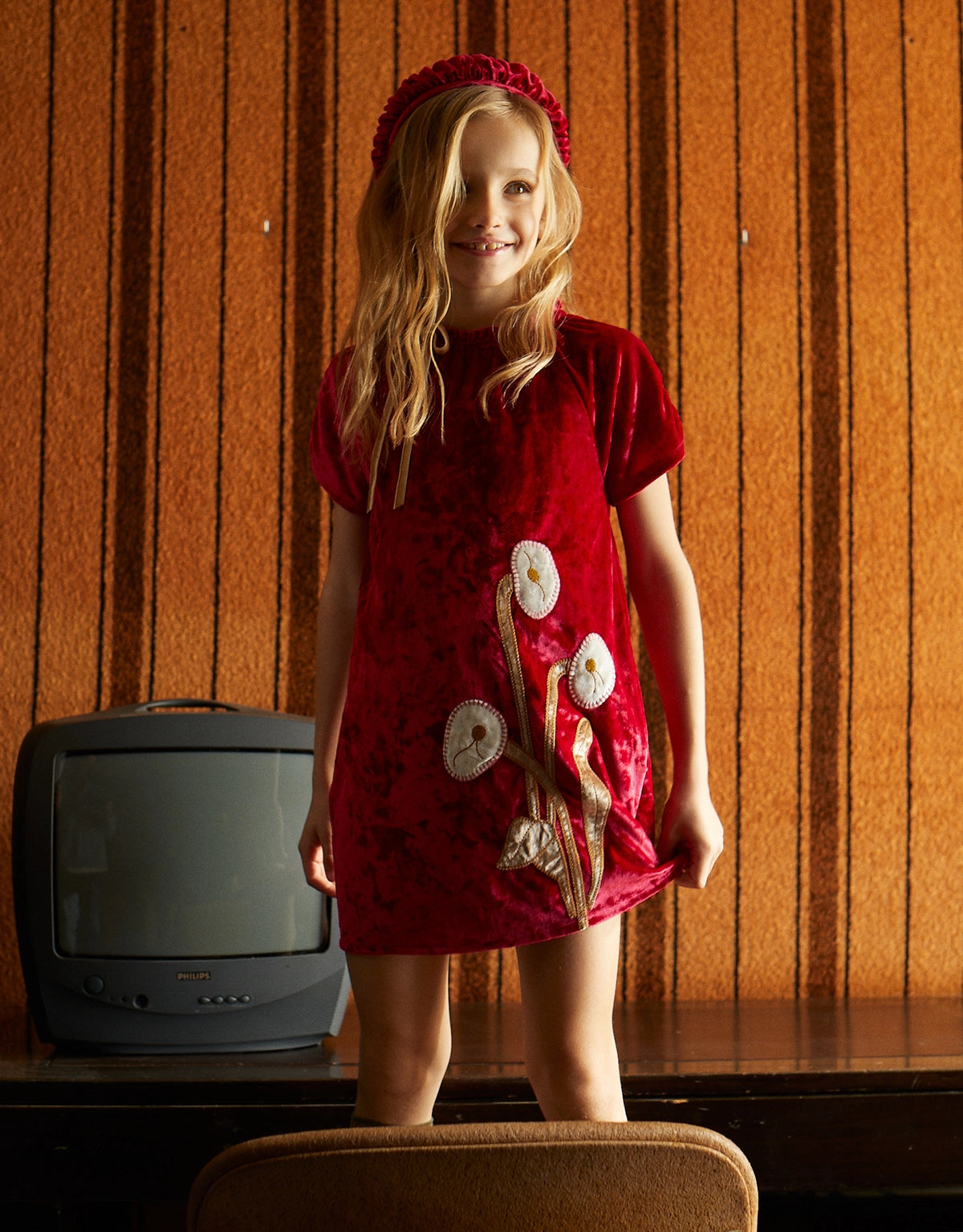 GIRLS RAGLAN VELVET DRESS WITH RIBBON ON NECK