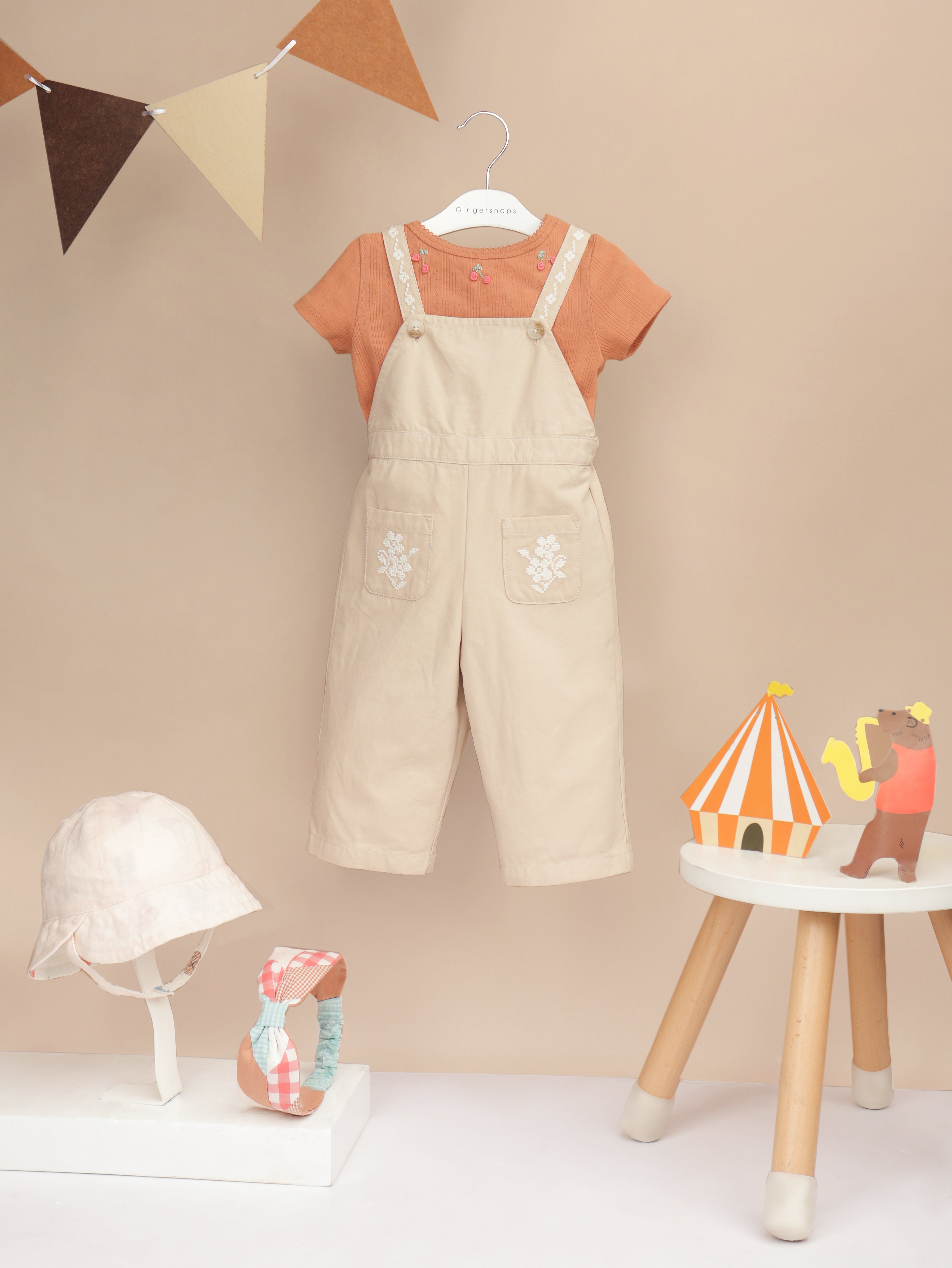 BABY MADIE JUMPSUIT WITH EMBROIDERY ON POCKETS