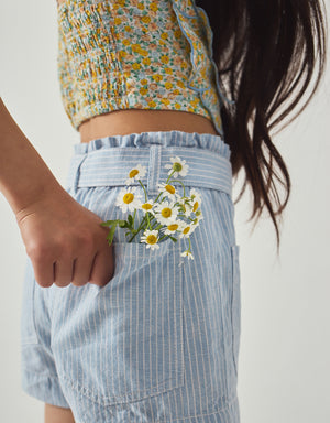 Amara Linen-like Cotton Shorts with Big Pockets & Belt close-up detail