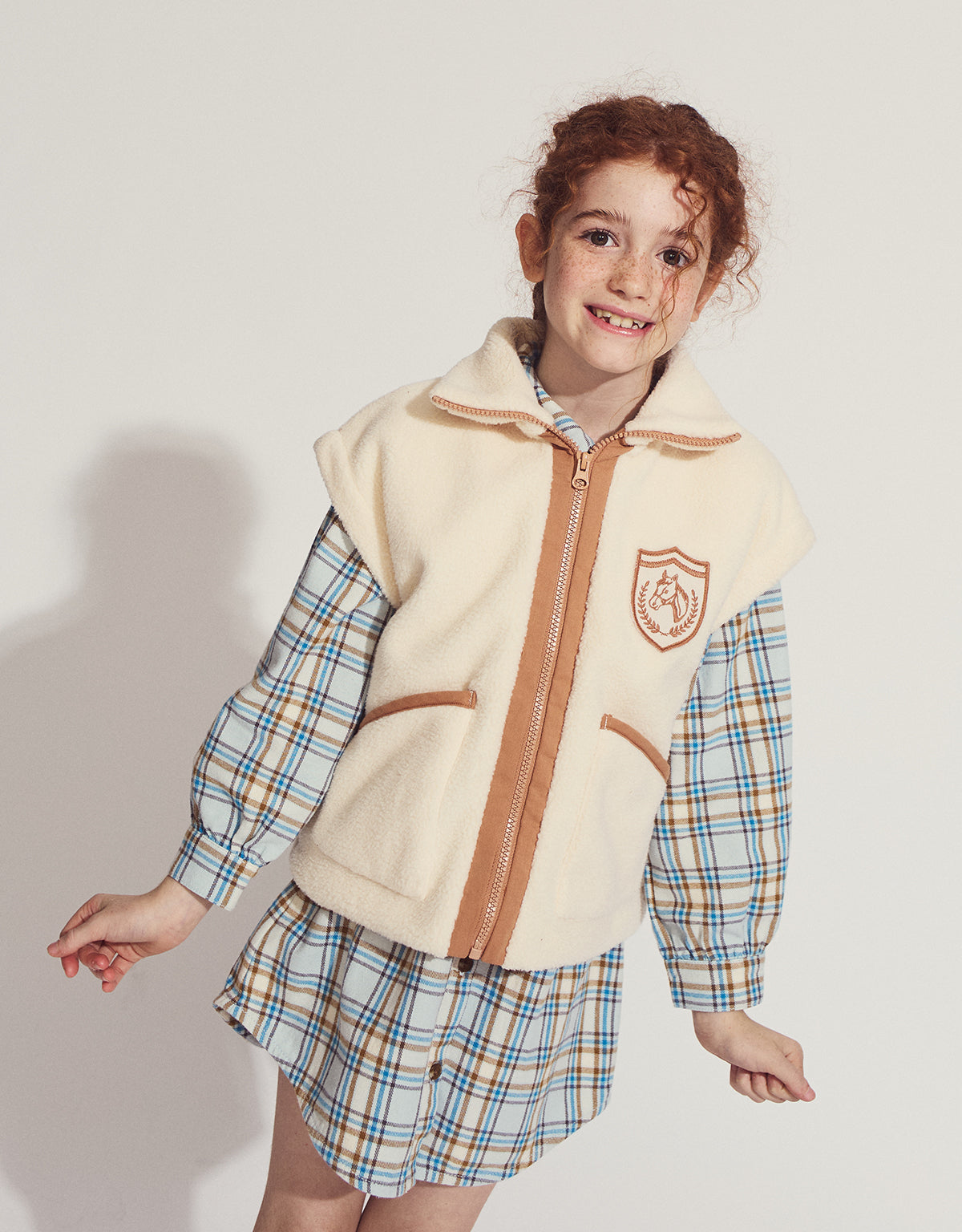 JUNO GILET EGGNOG WITH HORSE BADGE AND PATCH EMBROIDERY