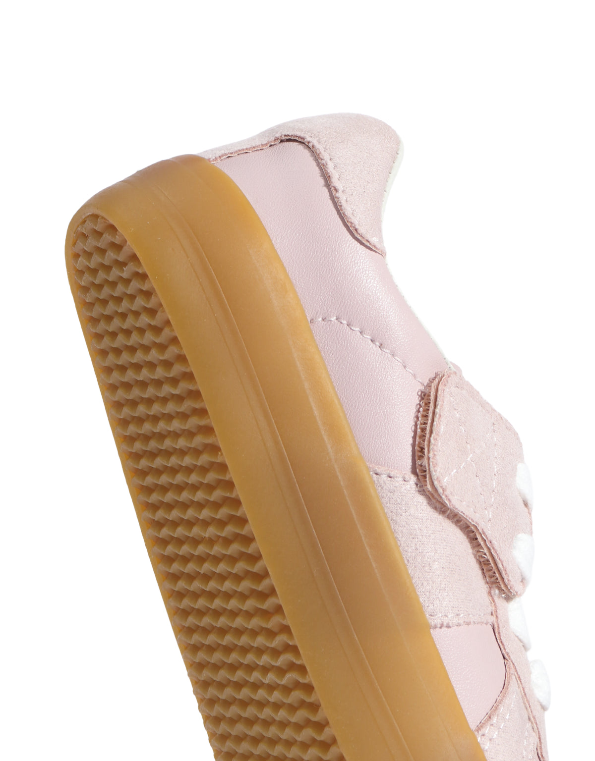 Girls Sneakers outfit styling