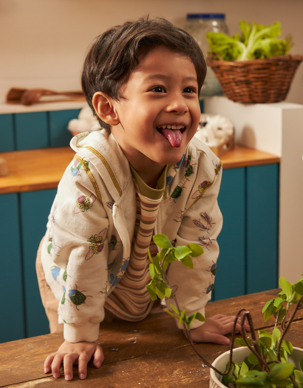 BABY BOYS SLOUCHY BUG HOODIE